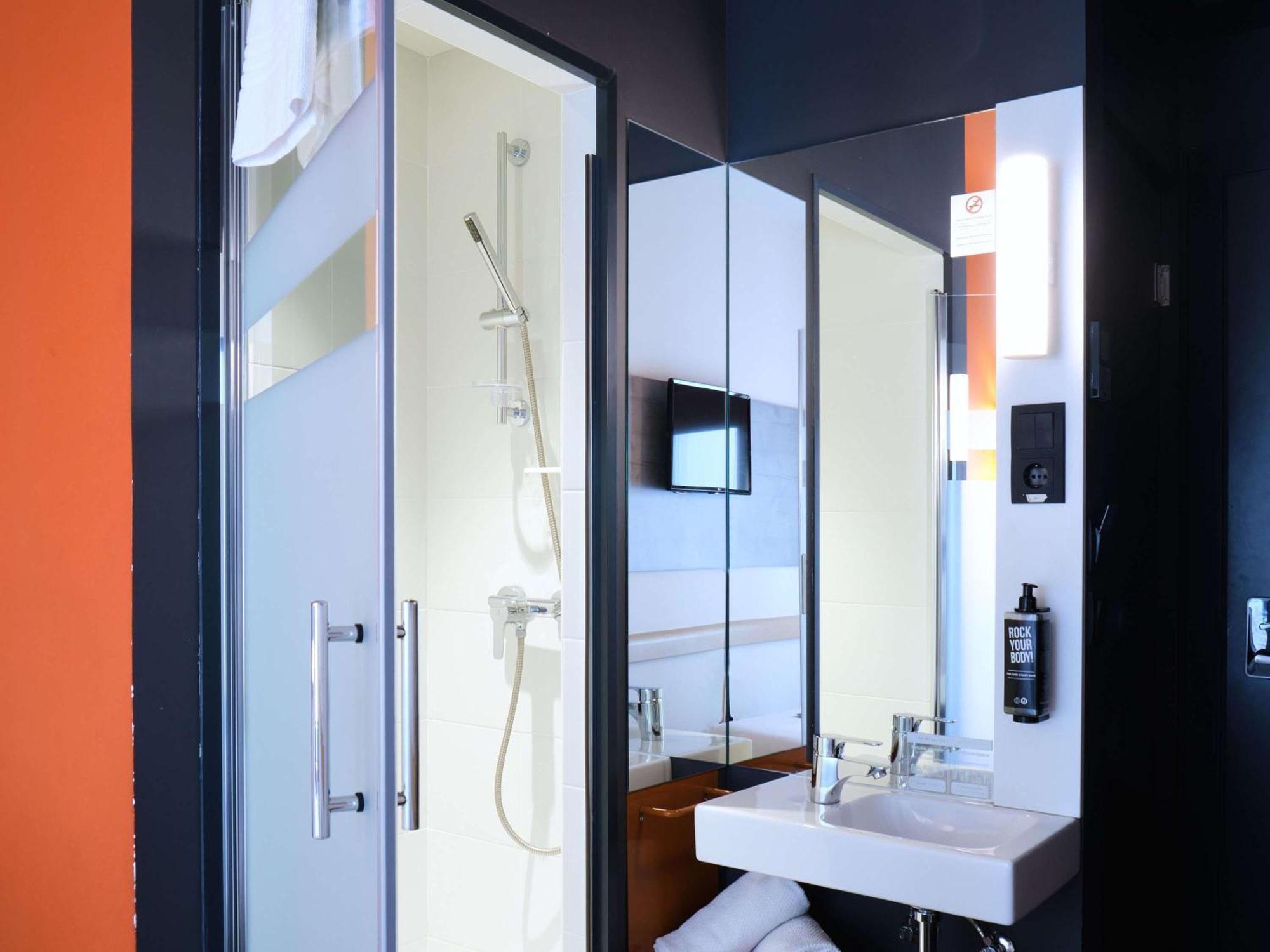 Ibis Budget Bilbao City Экстерьер фото